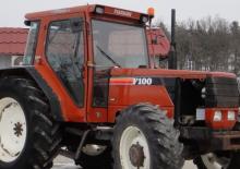Трактори 4WD (задвиждане на четирите колела) Fiatagri F 100