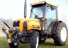 Трактори 4WD (задвиждане на четирите колела) Renault Fructus 130