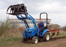 Трактори 4WD (задвиждане на четирите колела) LS J27 Gear