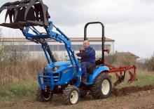 Трактори 4WD (задвиждане на четирите колела) LS J27 HST