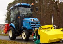 Трактори 4WD (задвиждане на четирите колела) LS J27 HST