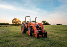 Трактори 4WD (задвиждане на четирите колела) Kubota M7060HD
