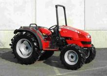 Трактори 4WD (задвиждане на четирите колела) Massey Ferguson MF 2415