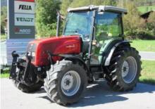 Трактори 4WD (задвиждане на четирите колела) Massey Ferguson MF 2430 ST Kompakt