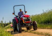 Трактори 4WD (задвиждане на четирите колела) Massey Ferguson MF 2850E