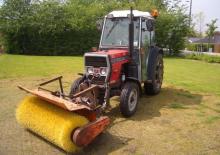 Трактори 4WD (задвиждане на четирите колела) Massey Ferguson MF 354 AV
