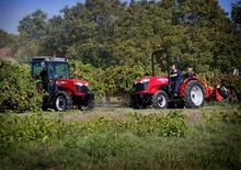 Трактори 4WD (задвиждане на четирите колела) Massey Ferguson MF 3635 V