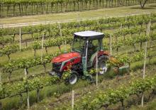 Трактори 4WD (задвиждане на четирите колела) Massey Ferguson MF 3VI.85 