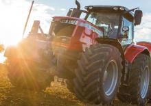 Трактори 4WD (задвиждане на четирите колела) Massey Ferguson MF 7720 S
