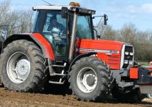 Трактори 4WD (задвиждане на четирите колела) Massey Ferguson MF 8130