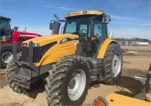 Трактори 4WD (задвиждане на четирите колела) Challenger MT515E