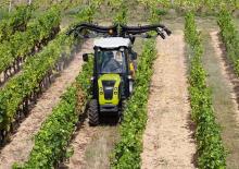 Трактори 4WD (задвиждане на четирите колела) Claas Nexos 230 VE