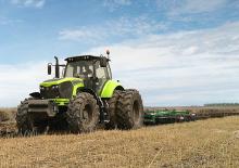 Трактори 4WD (задвиждане на четирите колела) Zoomlion PL2304