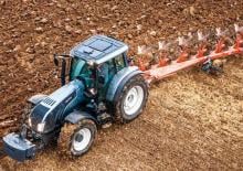 Трактори 4WD (задвиждане на четирите колела) Valtra T 153