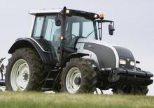 Трактори 4WD (задвиждане на четирите колела) Valtra T132