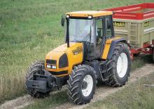 Трактори 4WD (задвиждане на четирите колела) Renault Temis 650 Z
