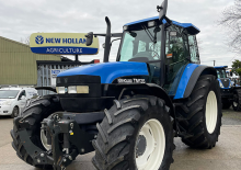 Трактори 4WD (задвиждане на четирите колела) New Holland TM135