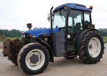 Трактори 4WD (задвиждане на четирите колела) New Holland TN 90 F/551