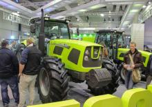 Трактори 4WD (задвиждане на четирите колела) Zoomlion ZS1354