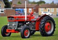 Трактори със задно задвижване Massey Ferguson 135