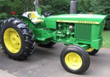 Трактори със задно задвижване John Deere 1520