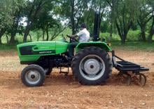Трактори със задно задвижване DEUTZ-FAHR 3042 E