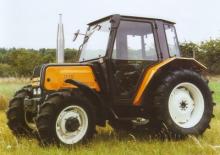 Трактори със задно задвижване Renault 50-12 LB
