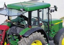Трактори със задно задвижване John Deere 5500 N