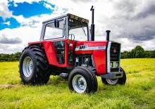 Трактори със задно задвижване Massey Ferguson 565