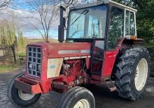 Трактори със задно задвижване International Harvester 574