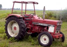 Трактори със задно задвижване International Harvester 644
