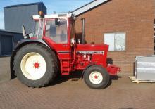 Трактори със задно задвижване International Harvester 743