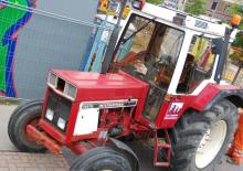 Трактори със задно задвижване International Harvester 745