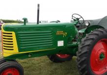 Трактори със задно задвижване Oliver 77