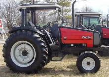 Трактори със задно задвижване Valtra 800-2