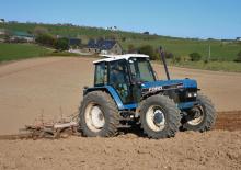 Трактори със задно задвижване Ford-NH 8340
