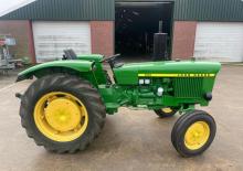 Трактори със задно задвижване John Deere 920