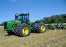 Трактори със задно задвижване John Deere 9420