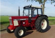 Трактори със задно задвижване International Harvester 955
