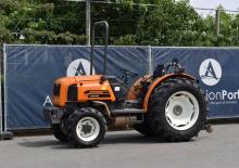 Трактори със задно задвижване Renault DIONIS 120