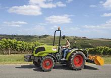 Трактори със задно задвижване Claas Nexos 210 F