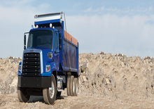 Твърдо шаси Freightliner 108SD 156 Crew Cab Cummins B6.7