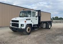 Твърдо шаси Mack MID-LINER 103