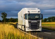 Твърдо шаси Scania R 560 8x4