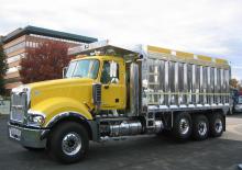 Твърдо шаси Mack TITAN Day Cab MP10 6x2