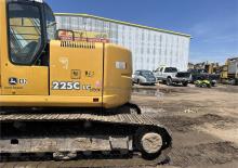 Верижни екскаватори John Deere Construction 225C