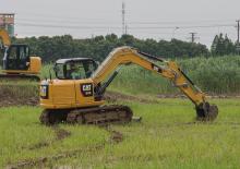 Верижни екскаватори Caterpillar 30700