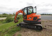 Верижни екскаватори Doosan DX85R-3