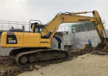Верижни екскаватори Komatsu PC200LC