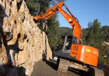 Верижни екскаватори Hitachi ZX 225 USLC-3